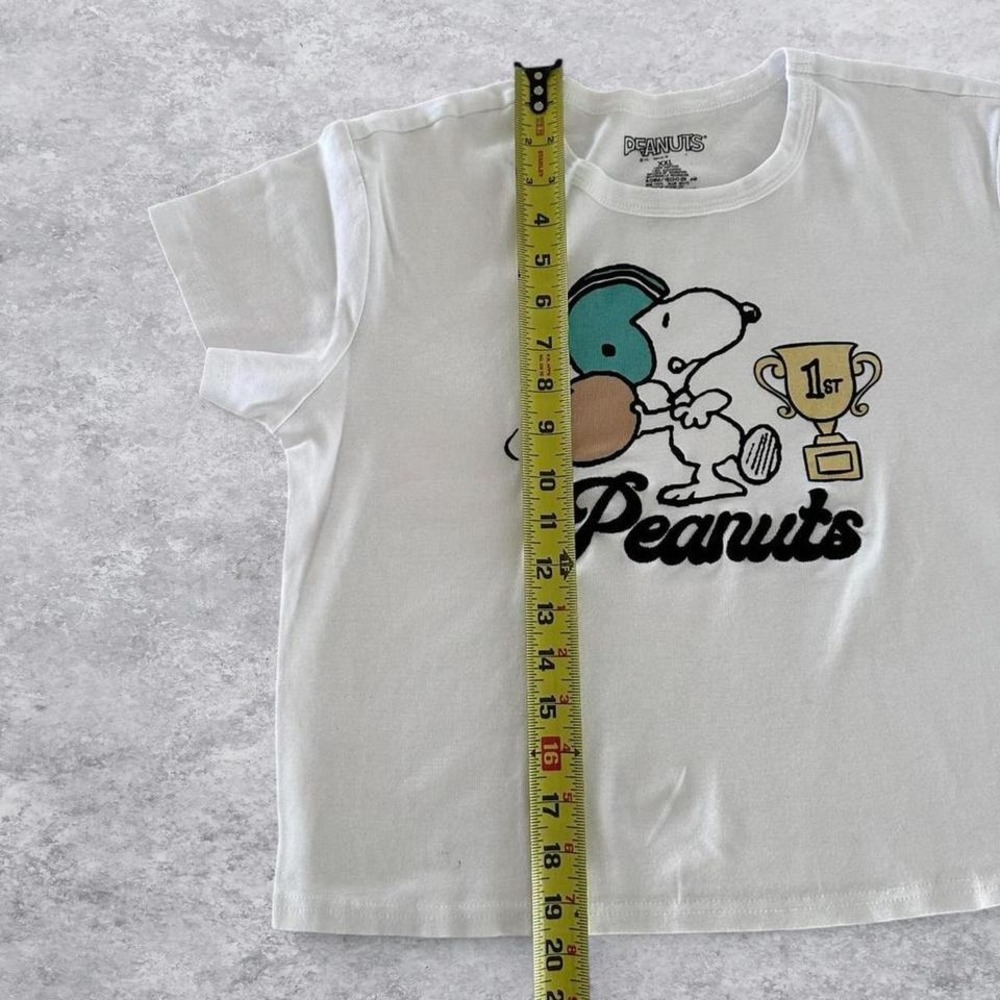 Peanuts Snoopy Football Graphic T-Shirt White XXL Short‎ Sleeve Cropped Boxy Tee - Picture 5 of 6
